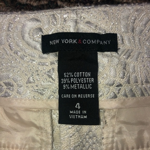 Sparkly, crisp white shorts! - Picture 8 of 8